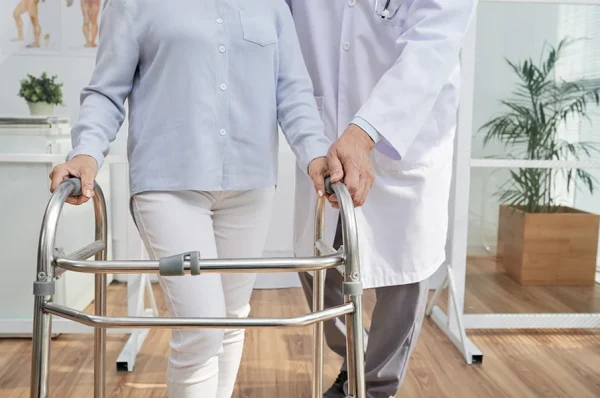 How Hip Pain Physiotherapy in Singapore Can Improve Mobility
